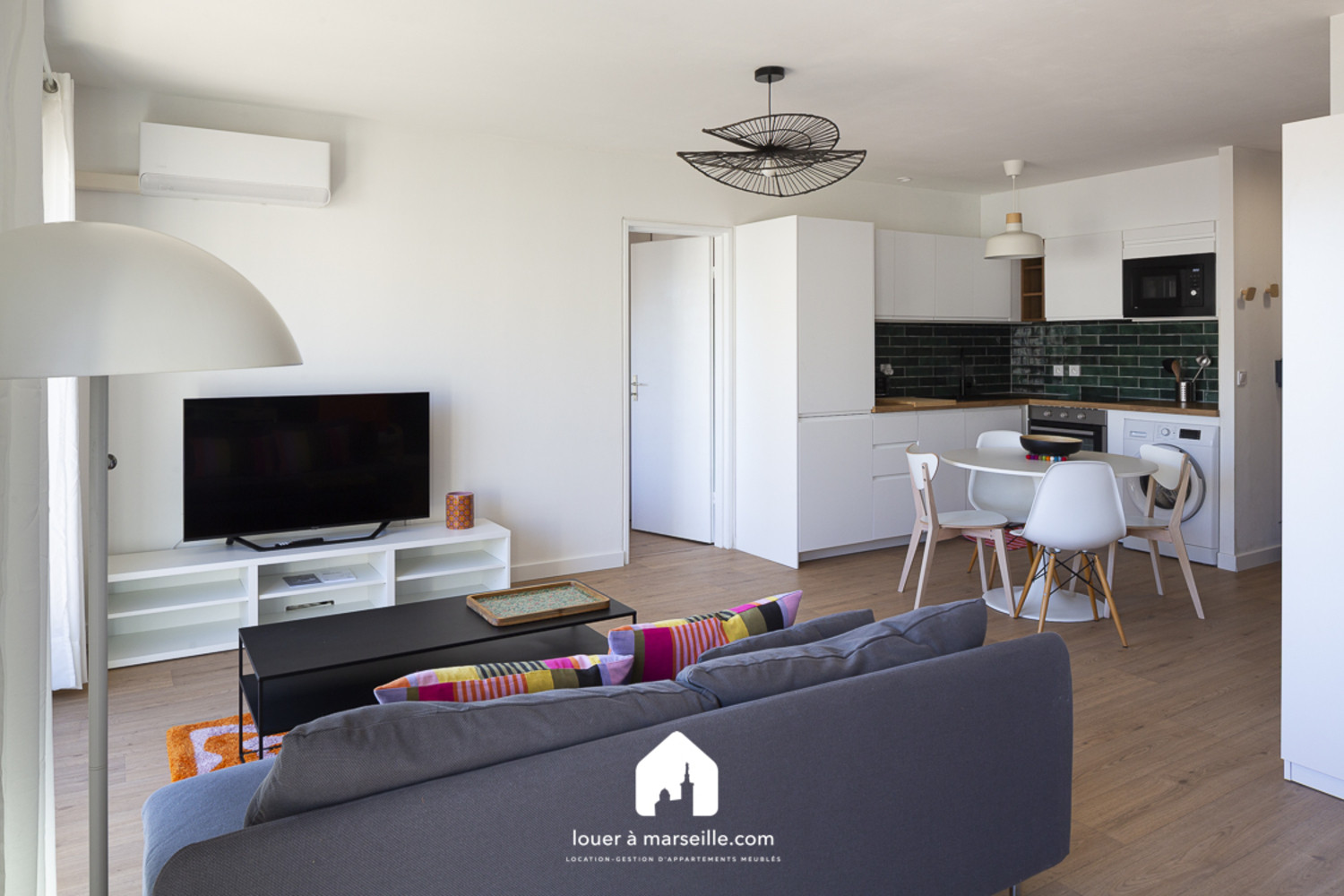 
                                                Location
                                                 TERRASSE ST GINIEZ  T2 meublé de 48 m²