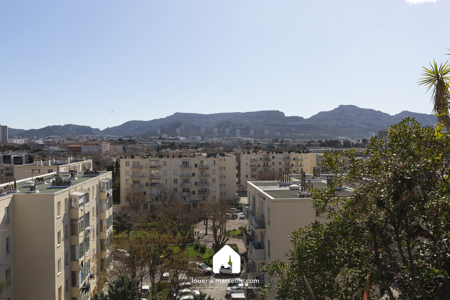 
                                                Location
                                                 TERRASSE ST GINIEZ  T2 meublé de 48 m²