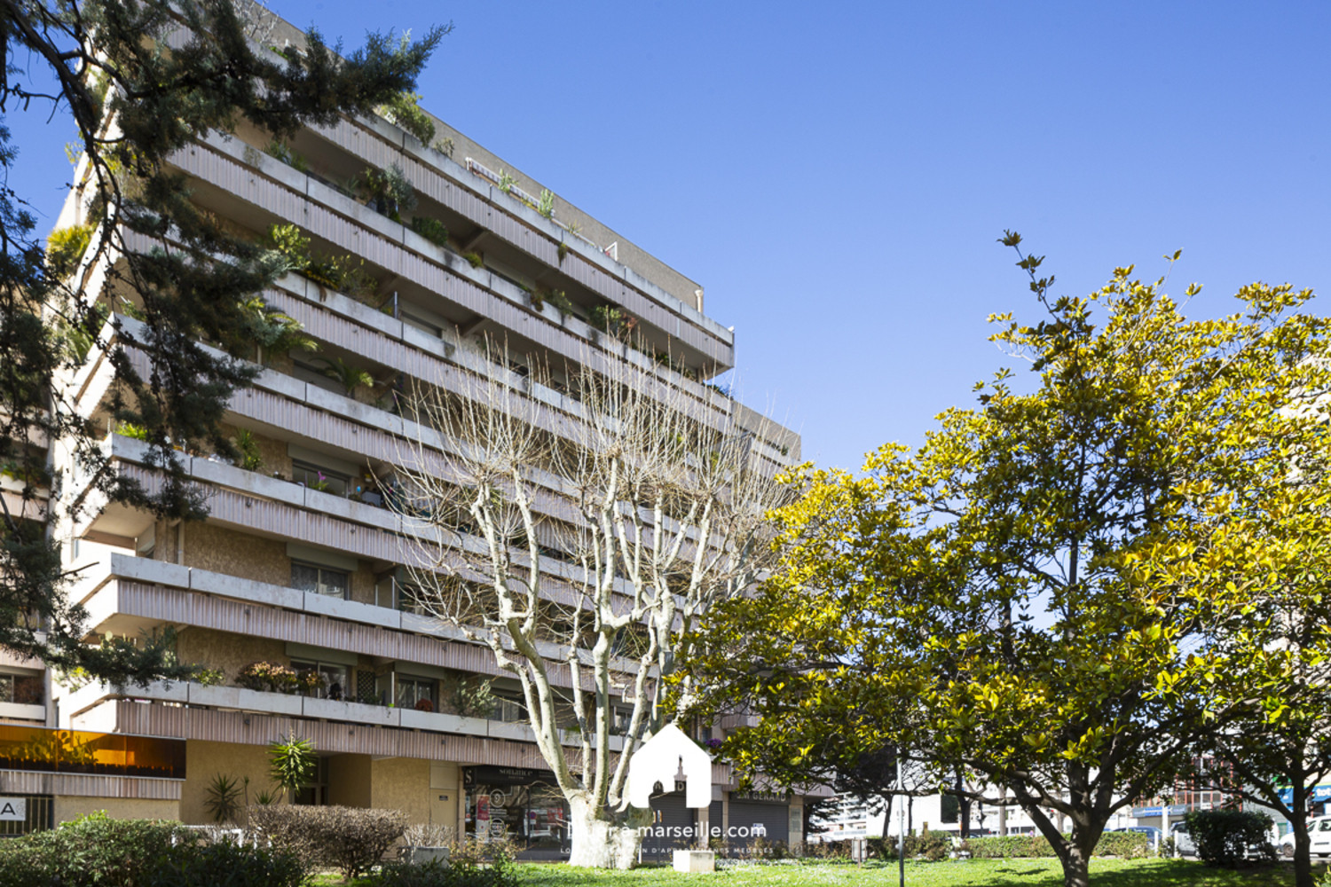 
                                                Location
                                                 TERRASSE ST GINIEZ  T2 meublé de 48 m²