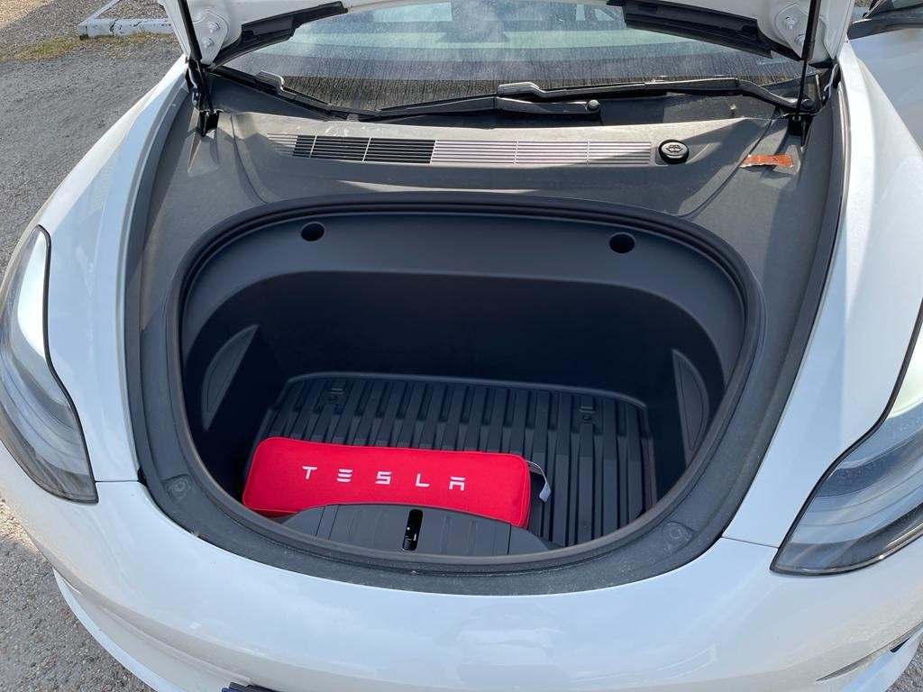 
                                                Voiture
                                                 TESLA MODEL 3 Performance