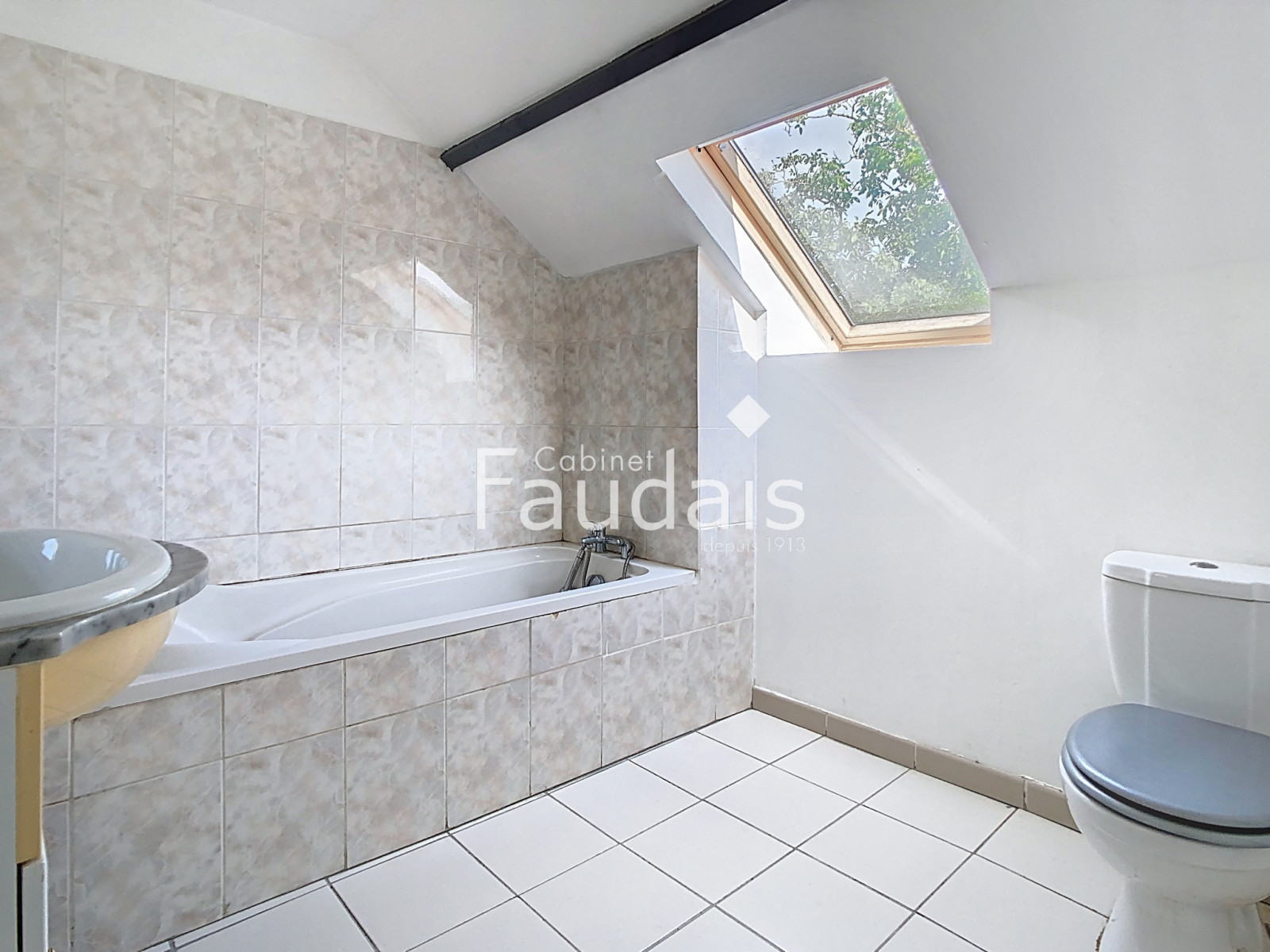 
                                                Vente
                                                 TESSY-BOCAGE, Maison 3 chambres avec vie de plain pied