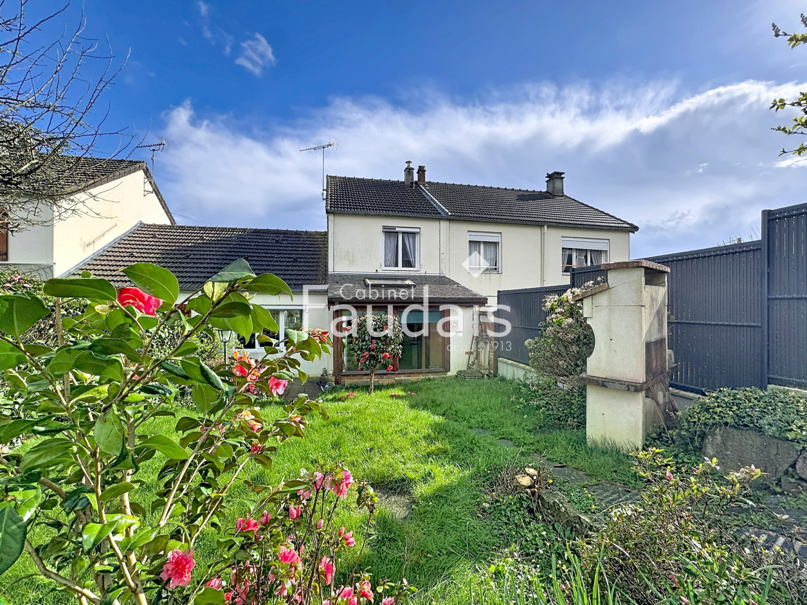 
                                                Vente
                                                 TESSY BOCAGE- Maison de 88m2 avec jardin 