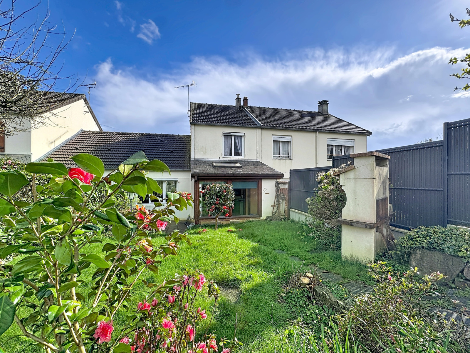 
                                                Vente
                                                 TESSY BOCAGE- Maison de 88m2 avec jardin 