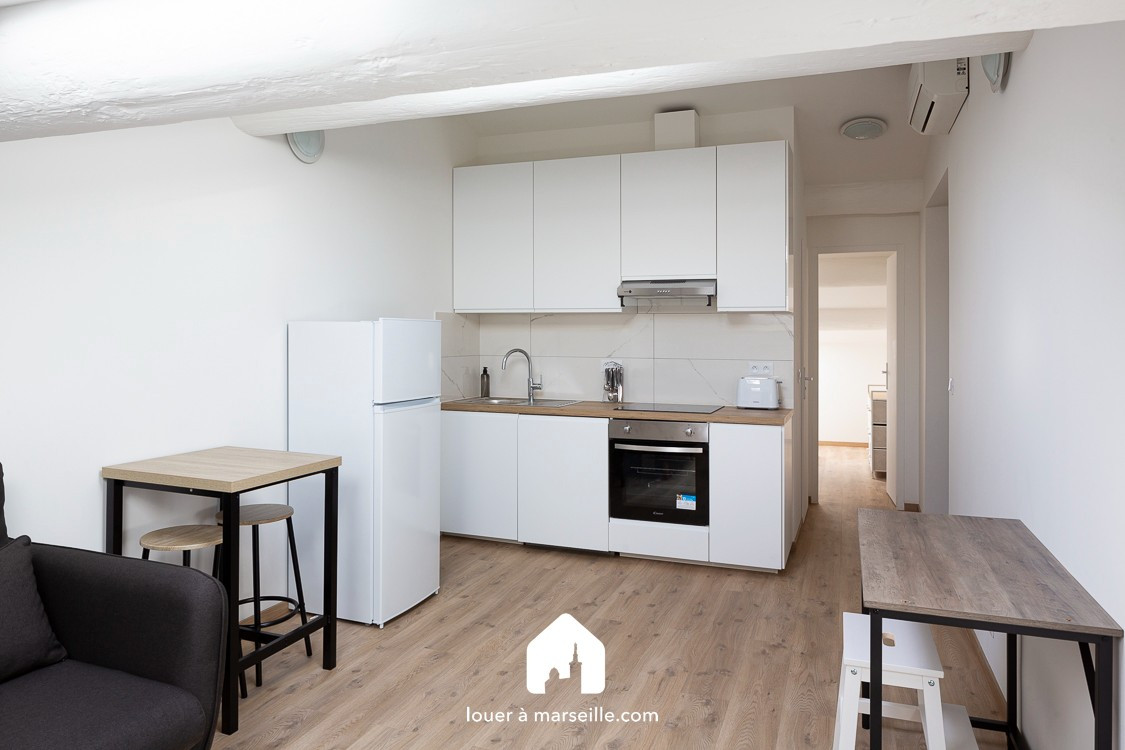 
                                                Location
                                                 Toit De La Plaine