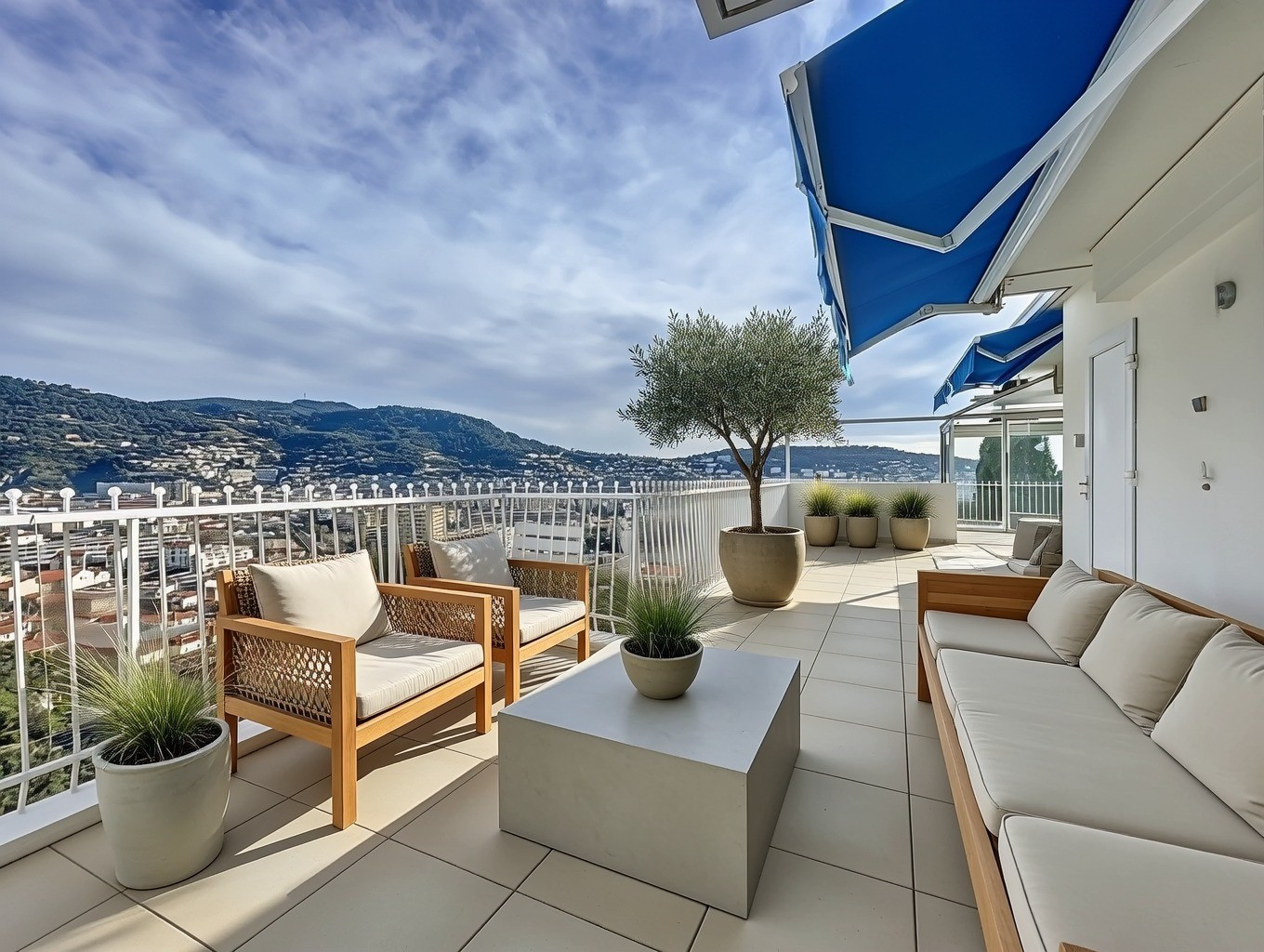 
                                                Vente
                                                 Toit terrasse au cœur de Cimiez