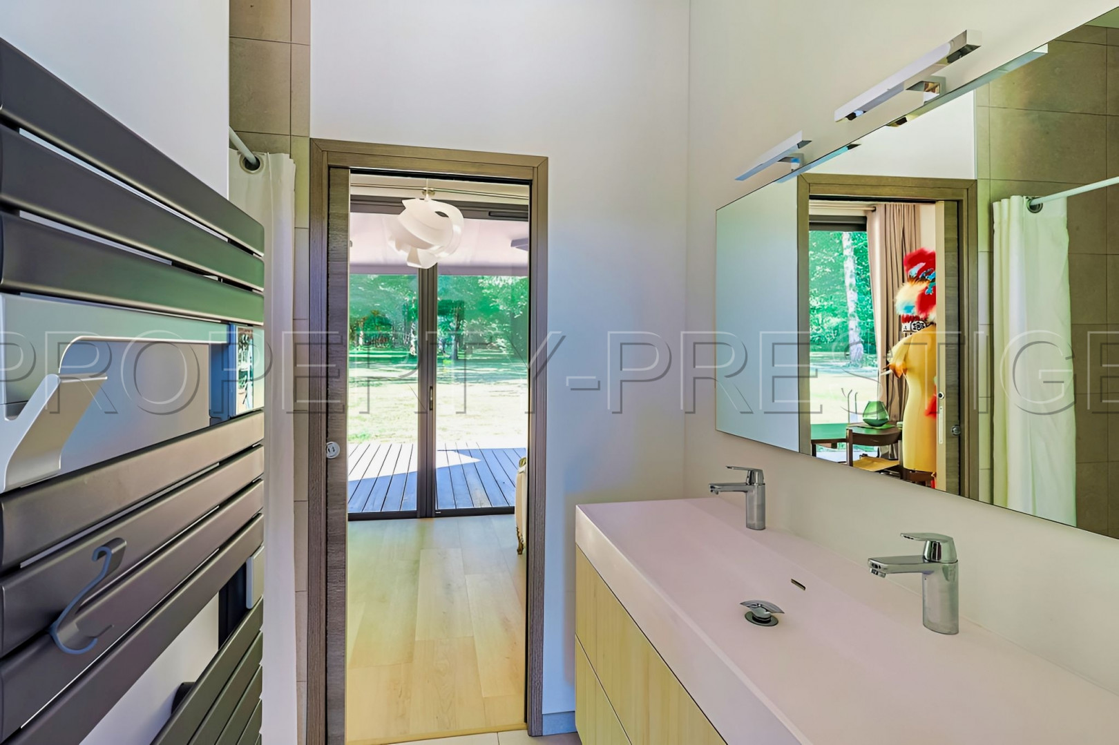 
                                                Vente
                                                 TOULOUSE MAISON ARCHITECTE 200 M² 1,2 HA