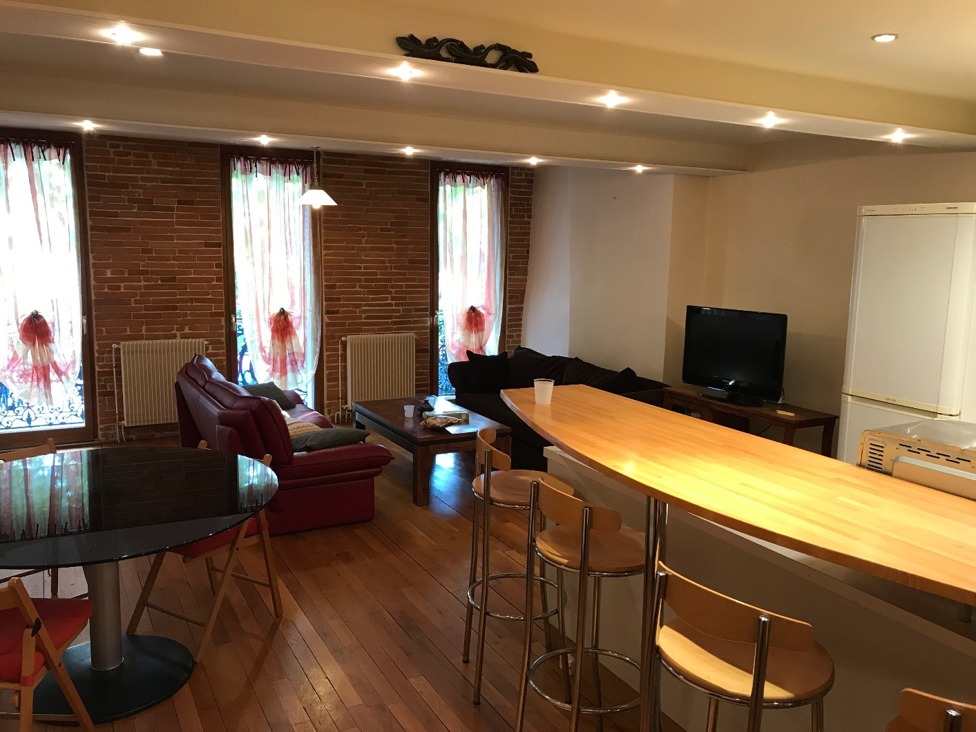 
                                                Vente
                                                 Toulouse quartier Victor Hugo T2 de 64m2