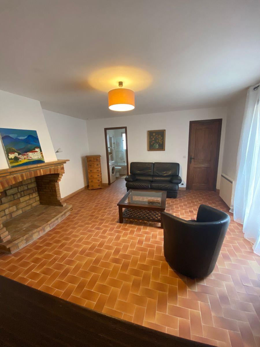 
                                                Location
                                                 Tourrettes-sur-Loup (06140)