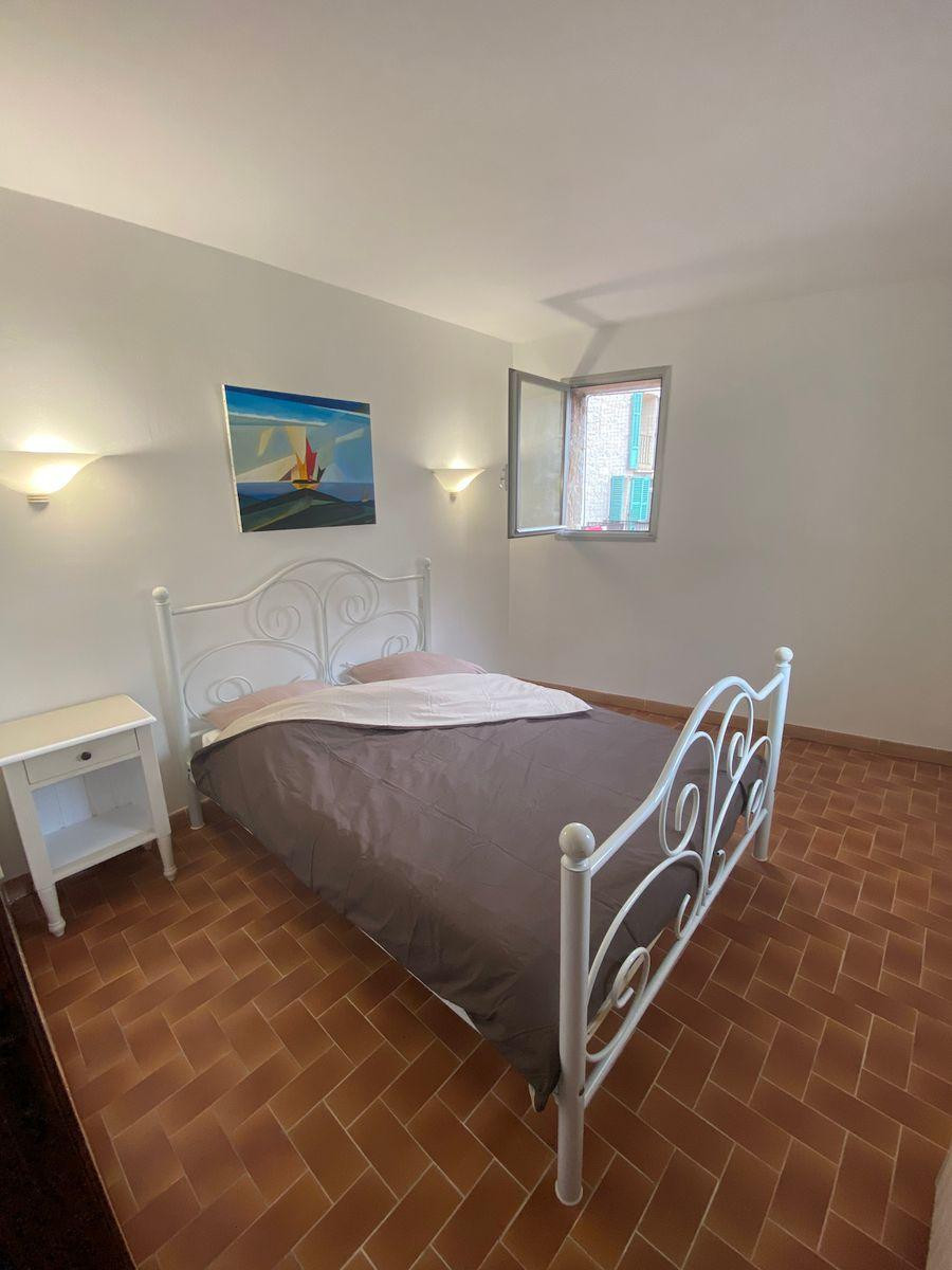 
                                                Location
                                                 Tourrettes-sur-Loup (06140)