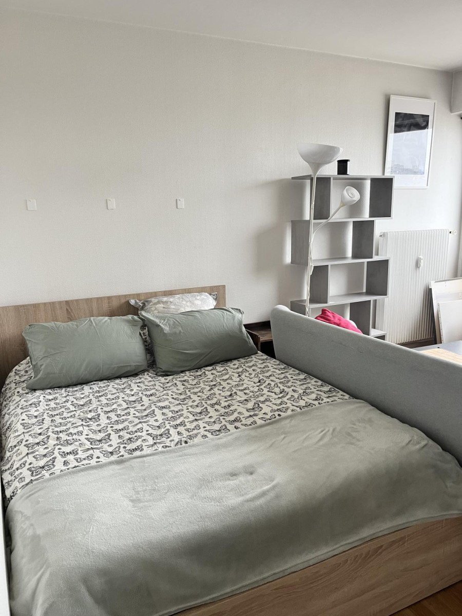 
                                                Location
                                                 Tout inclus vue d’exception : T1 meublé La Défense