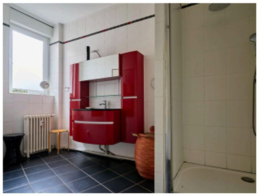 
                                                Location
                                                 Tout Lille à 2 pas, vue dégagée