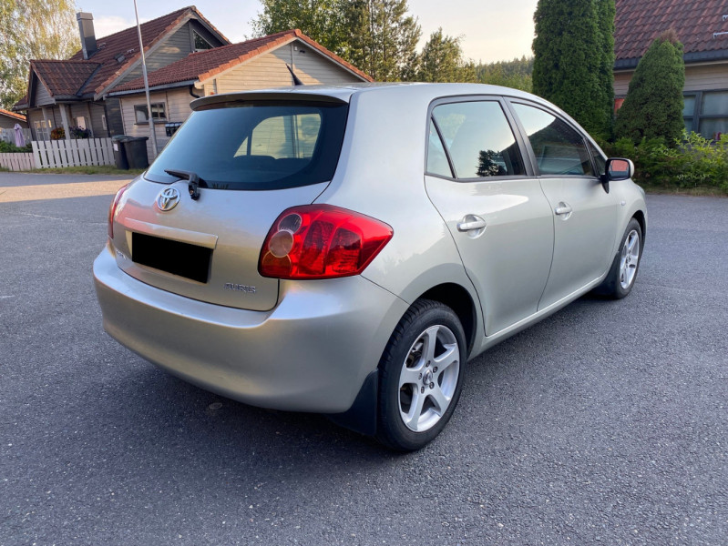 
                                                Voiture
                                                 Toyota Auris 1.4 D-4D