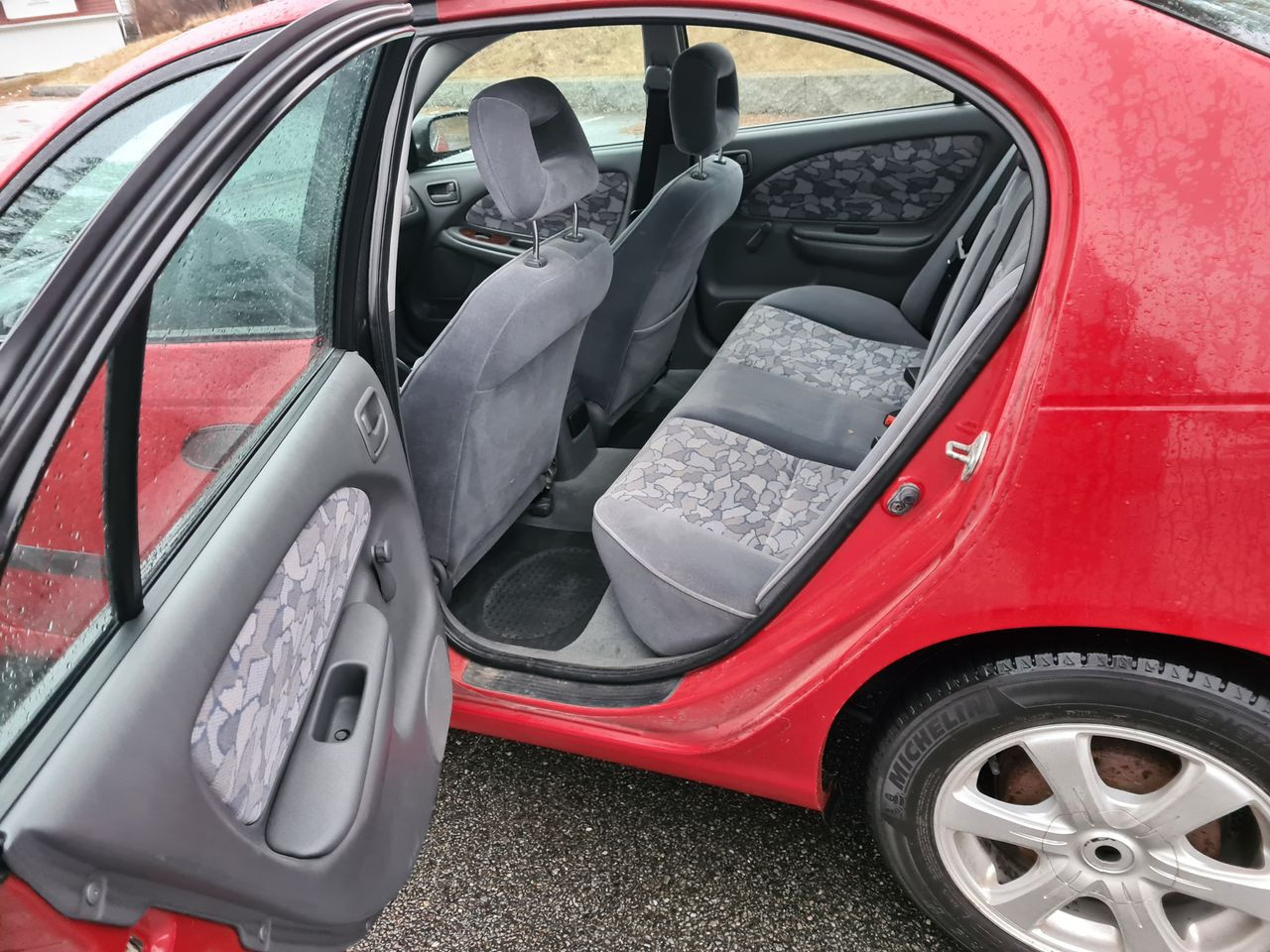 
                                                Voiture
                                                 Toyota Avensis 1.8