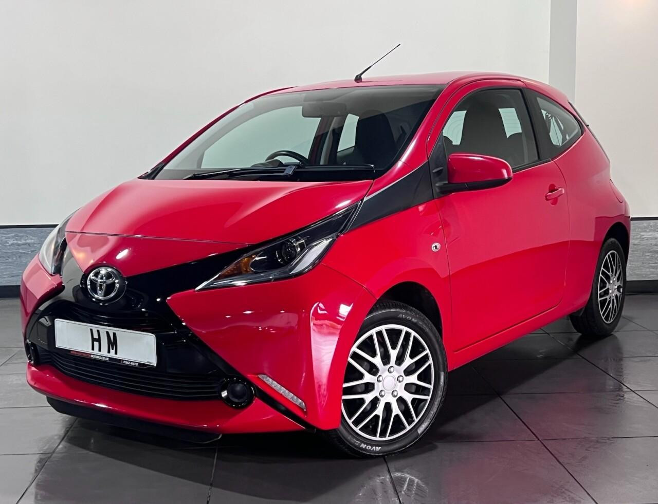 Voiture
                                                 Toyota Aygo 1.0 VVT-i x-play Hatchback 3dr Petrol Manual Euro 6 (68 ps)