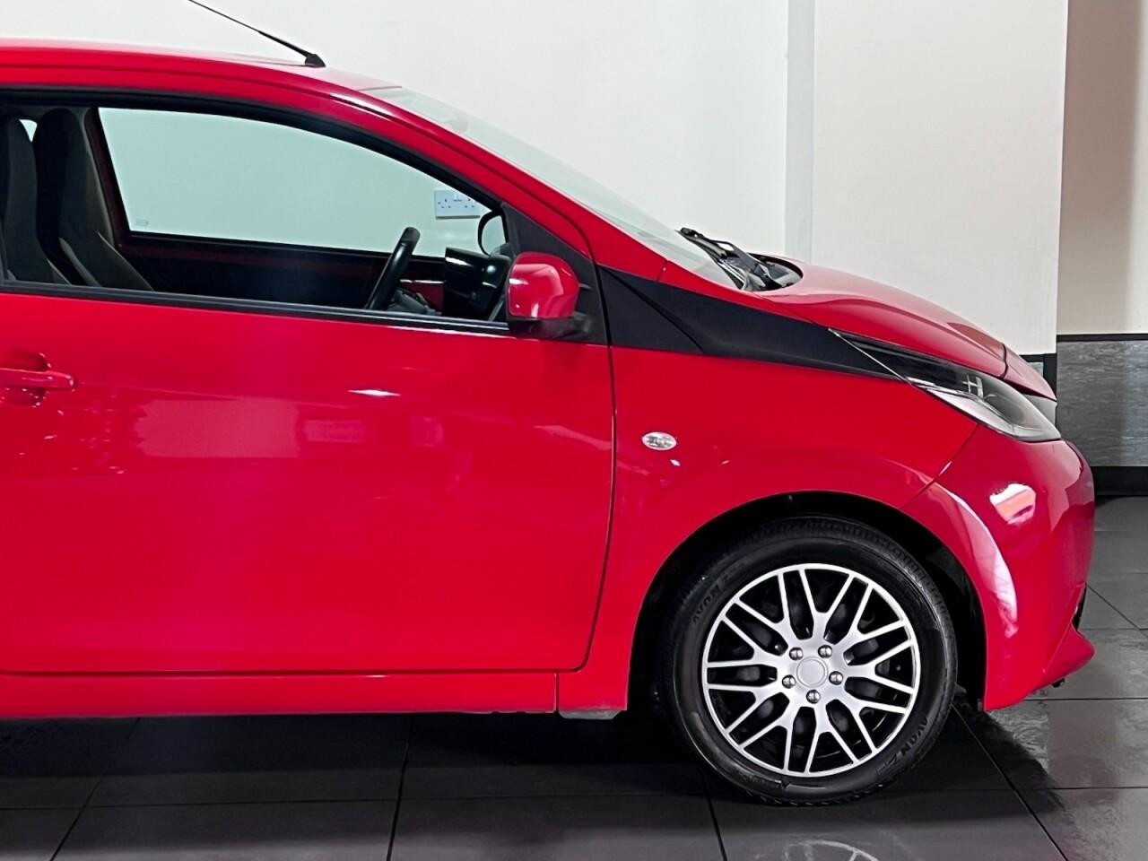 Voiture
                                                 Toyota Aygo 1.0 VVT-i x-play Hatchback 3dr Petrol Manual Euro 6 (68 ps)