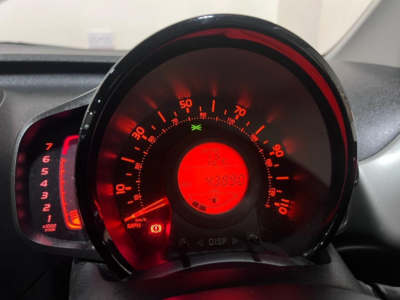 
                                                Voiture
                                                 Toyota Aygo 1.0 VVT-i x-play Hatchback 3dr Petrol Manual Euro 6 (68 ps)