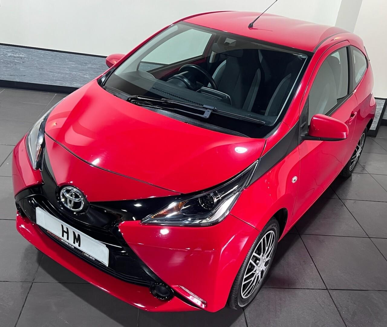 
                                                Voiture
                                                 Toyota Aygo 1.0 VVT-i x-play Hatchback 3dr Petrol Manual Euro 6 (68 ps)