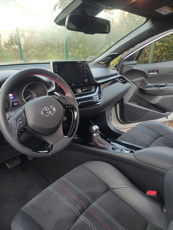 
                                                Voiture
                                                 Toyota C-HR 184h