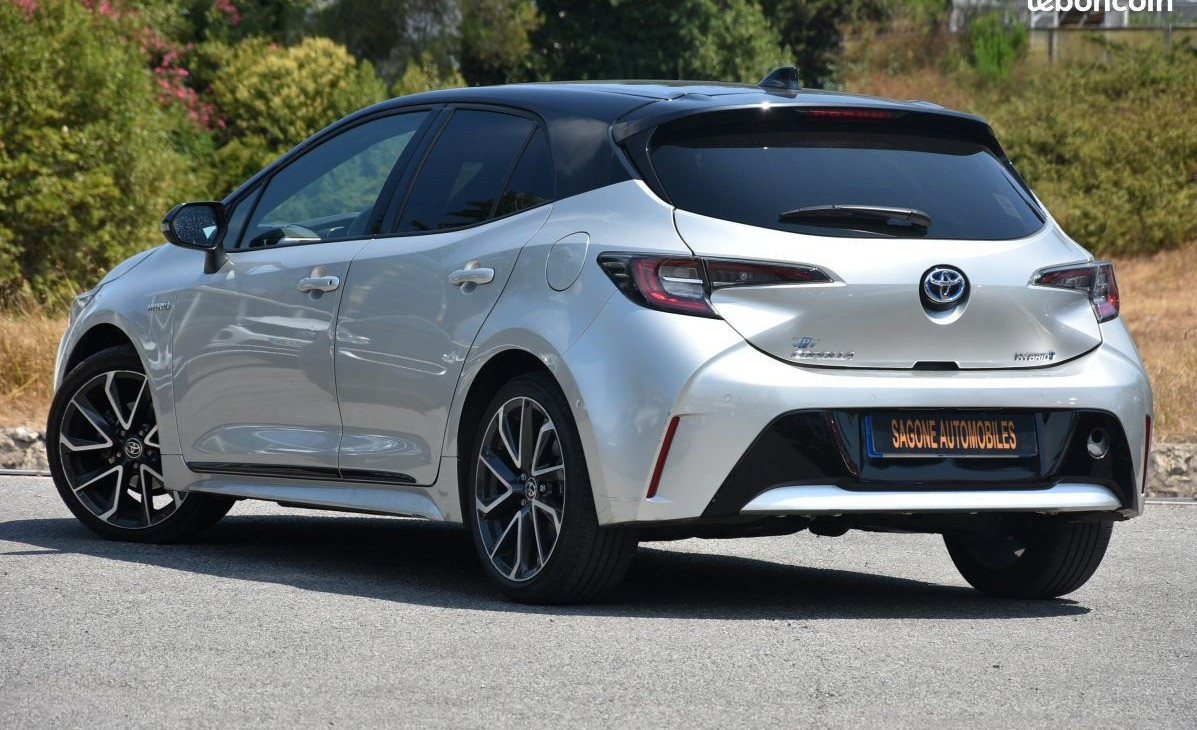 
                                                Voiture
                                                 Toyota Corolla XII 1.8 hybride 122 COLLECTION -30 000 km