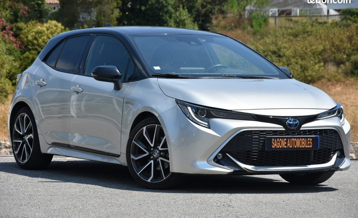 
                                                Voiture
                                                 Toyota Corolla XII 1.8 hybride 122 COLLECTION -30 000 km