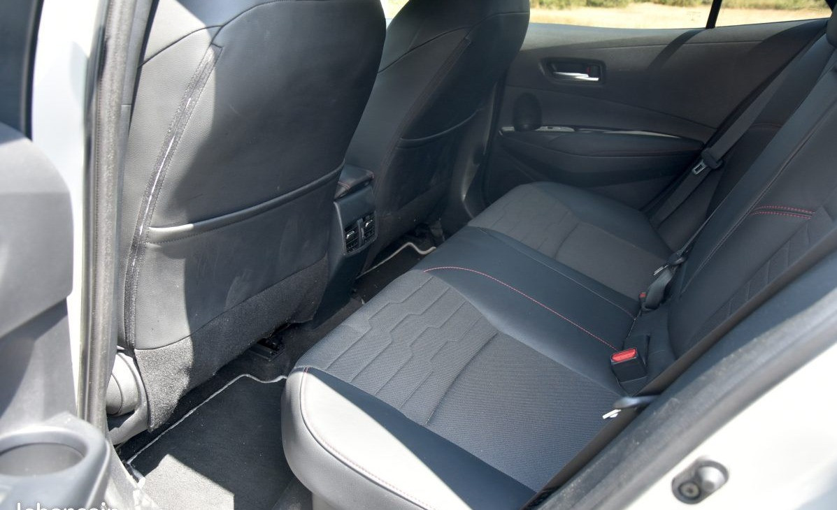 
                                                Voiture
                                                 Toyota Corolla XII 1.8 hybride 122 COLLECTION -30 000 km