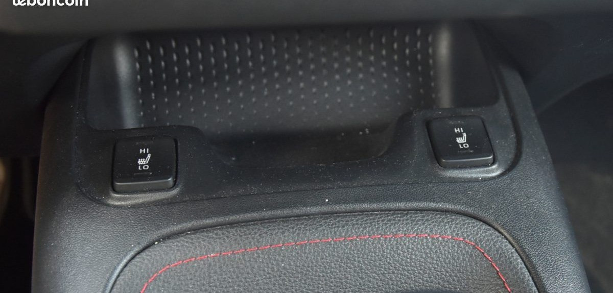 
                                                Voiture
                                                 Toyota Corolla XII 1.8 hybride 122 COLLECTION -30 000 km