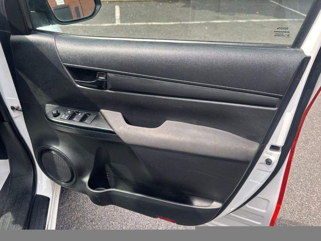 
                                                Voiture
                                                 Toyota Hi-Lux 2.4 D-4D Active Pickup Double Cab 4dr Diesel Manual 4WD Euro 6 (3.5t) (150 ps)