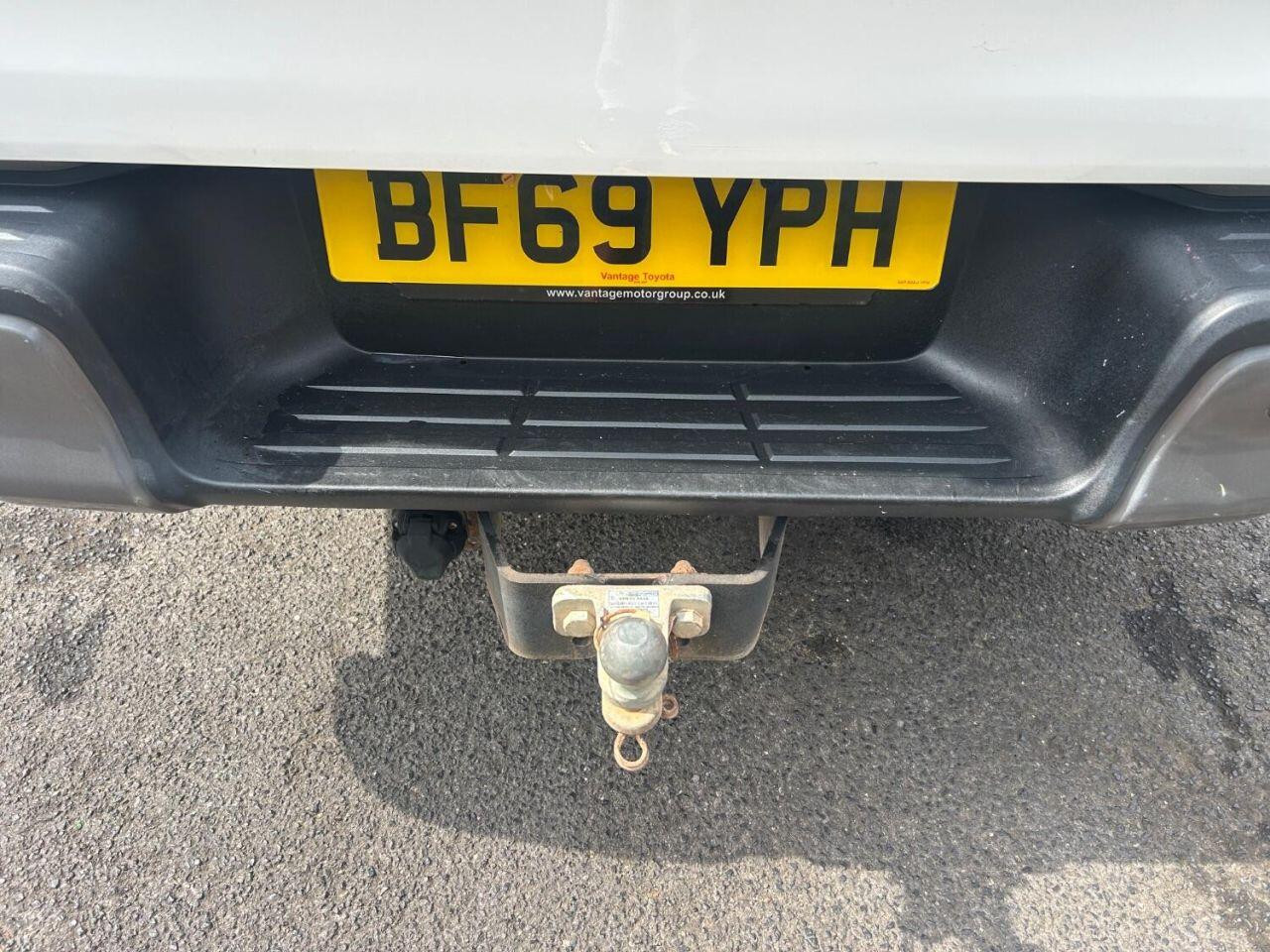 
                                                Voiture
                                                 Toyota Hi-Lux 2.4 D-4D Active Pickup Double Cab 4dr Diesel Manual 4WD Euro 6 (3.5t) (150 ps)