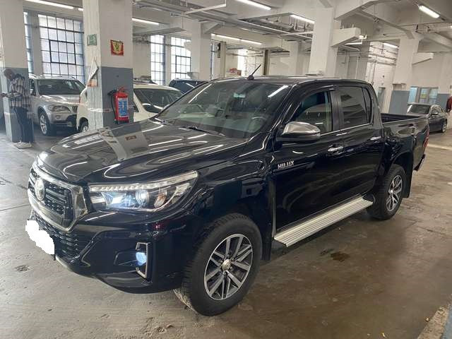 
                                                Voiture
                                                 Toyota Hilux 2.4 D-4D