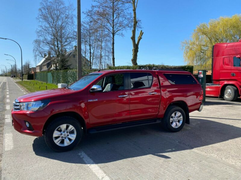 
                                                Utilitaire
                                                 TOYOTA HILUX DOUBLE CABINE