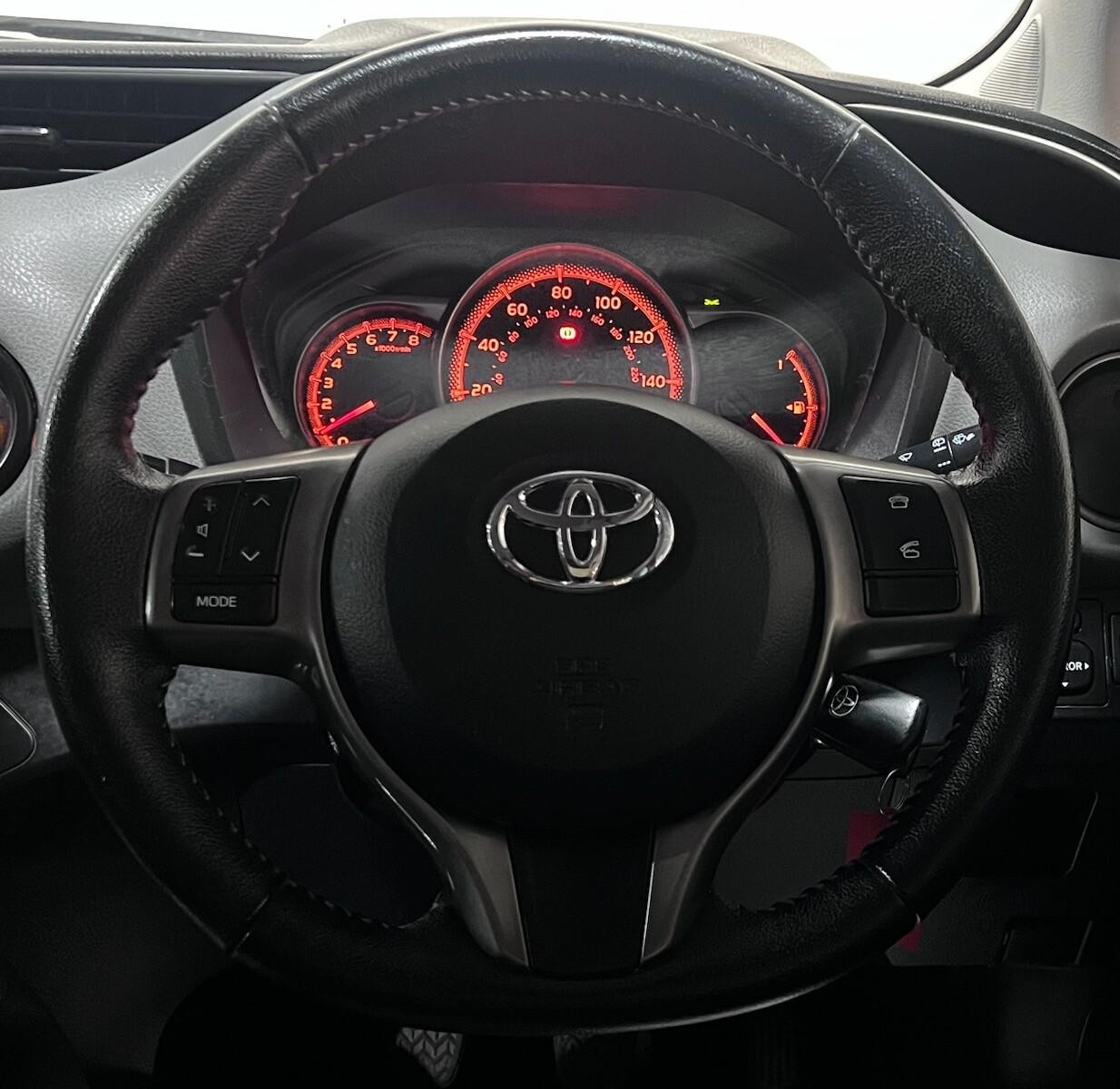 Voiture
                                                 Toyota Yaris 1.33 Dual VVT-i Icon Hatchback 5dr Petrol Manual Euro 5 Euro 5 (99 ps)