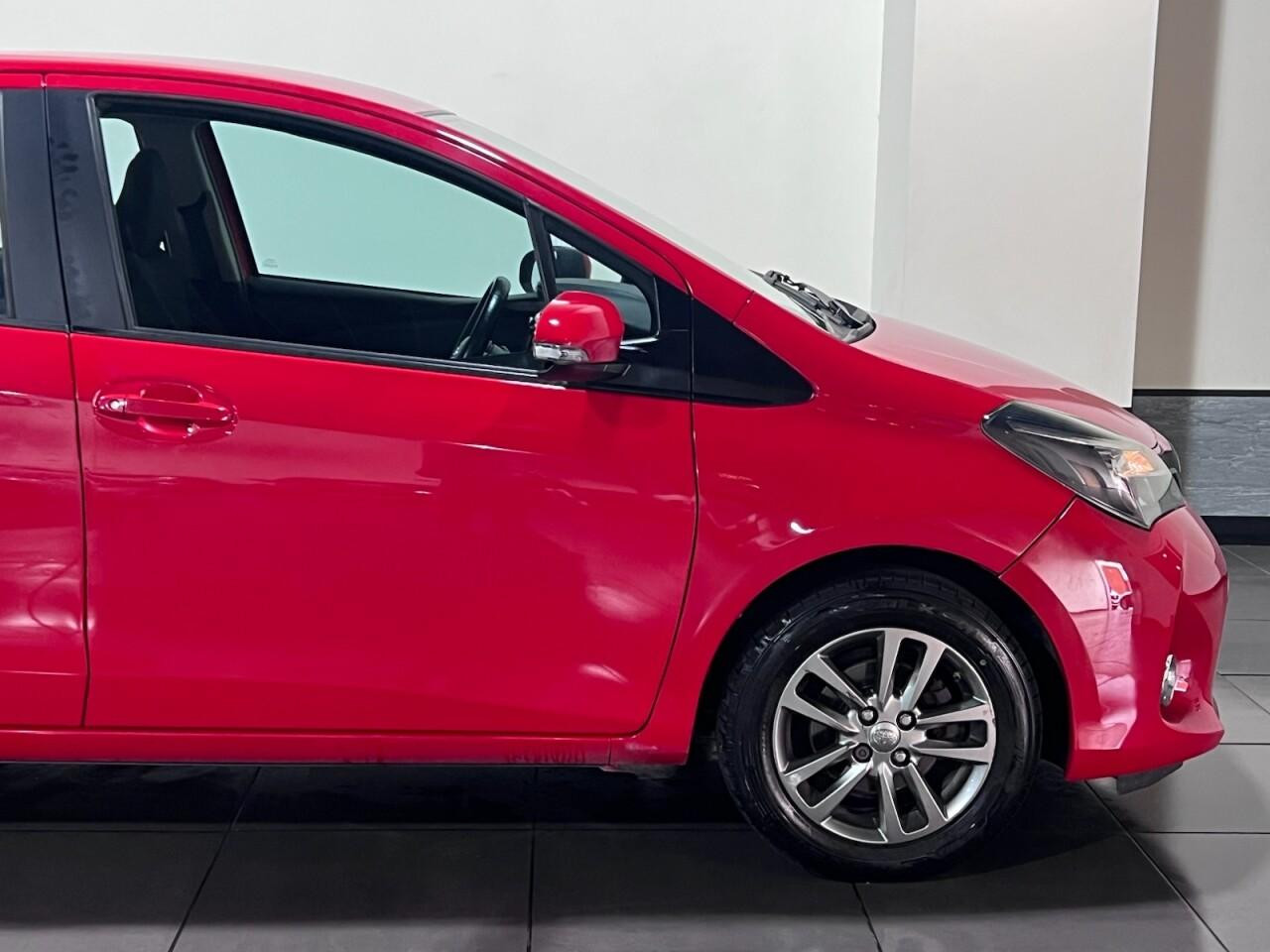 Voiture
                                                 Toyota Yaris 1.33 Dual VVT-i Icon Hatchback 5dr Petrol Manual Euro 5 Euro 5 (99 ps)