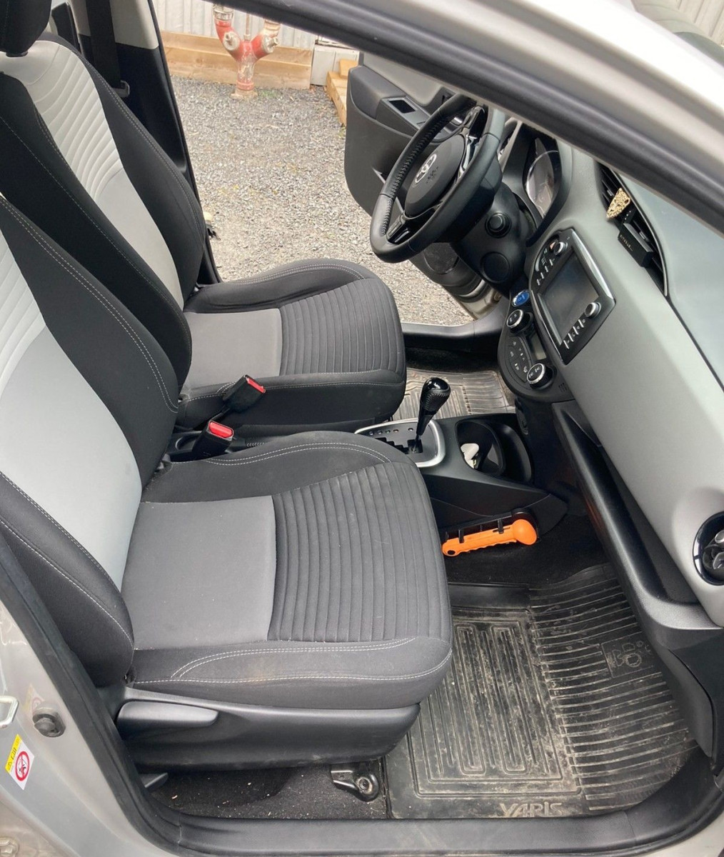 
                                                Voiture
                                                 Toyota Yaris 1.5 Hybride e-CVT 100ch gris