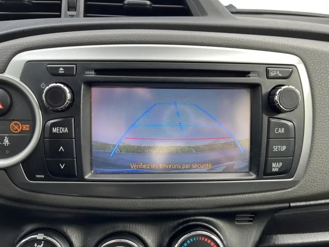 
                                                Voiture
                                                 TOYOTA YARIS DYNAMIC