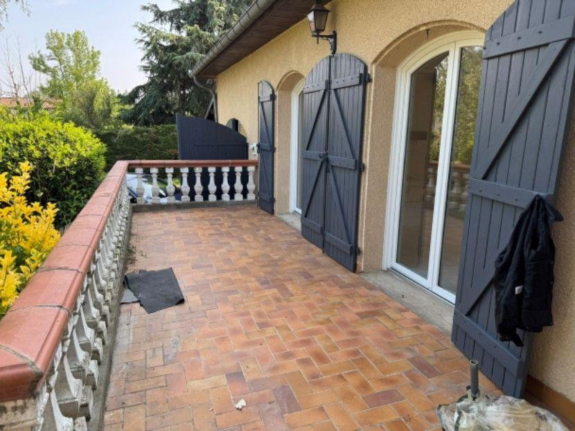 
                                                Location
                                                 TRANQUILLE CAR DANS IMPASSE
PROCHE DES COMMERCES
