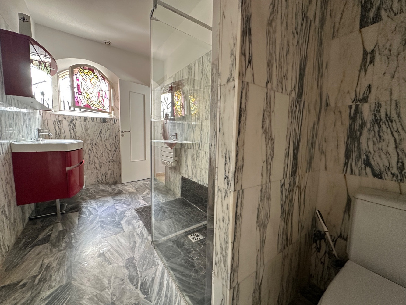 
                                                Vente
                                                 Trans-en-Provence - Bâtisse en pierre 10 p. 231 m²