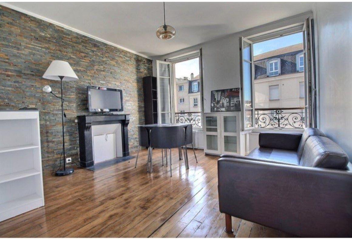 
                                                Location
                                                 Très beau 2 pièces dernier étage