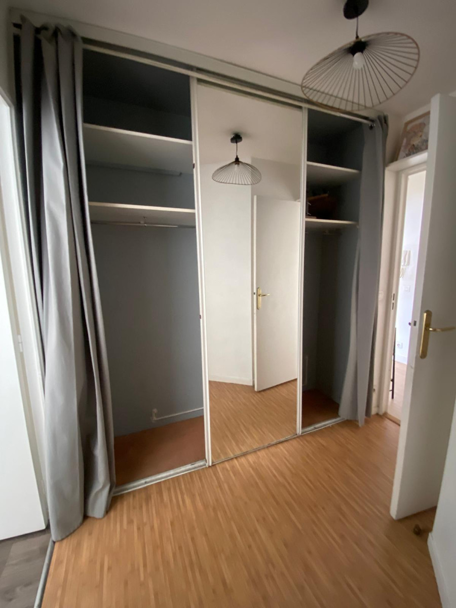 
                                                Location
                                                 Tres beau 2P -2' RER A