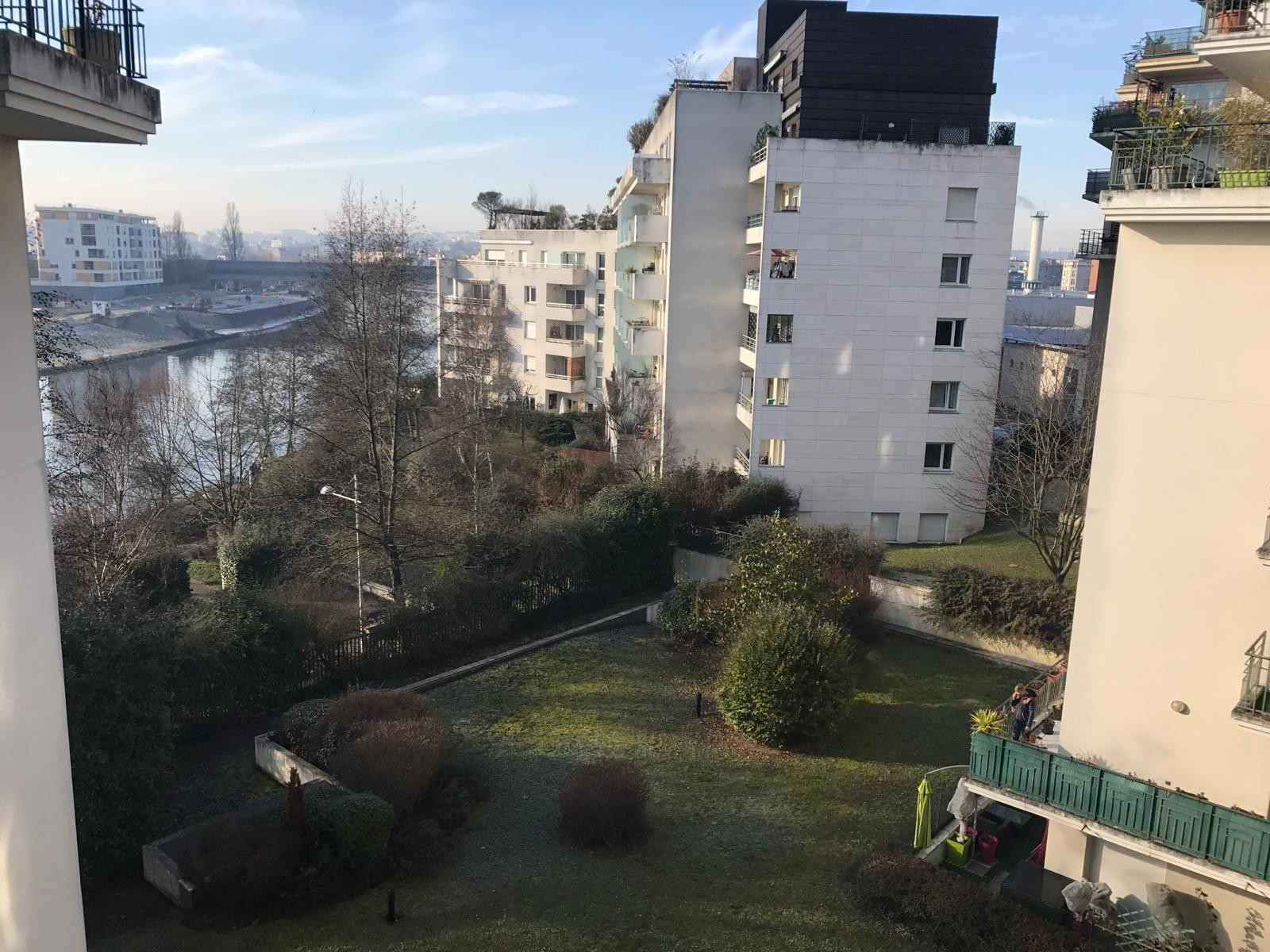 
                                                Location
                                                 Tres beau 2P -2' RER A