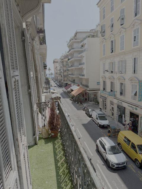 
                                                Location
                                                 Très beau 5 pièces - carré d'or de Nice