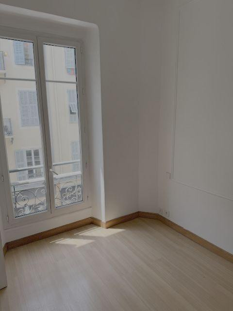 
                                                Location
                                                 Très beau 5 pièces - carré d'or de Nice