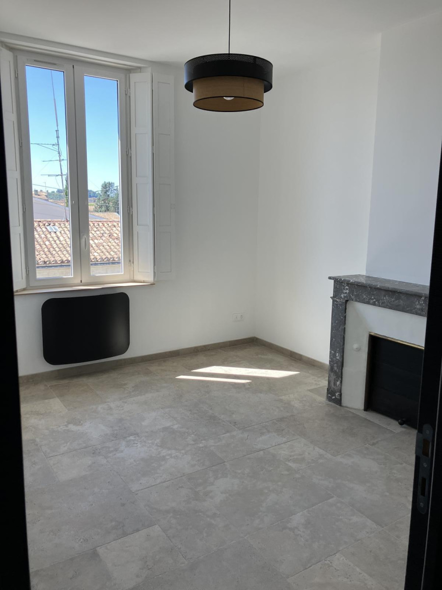 
                                                Location
                                                 Très beau duplex centre ville Libourne