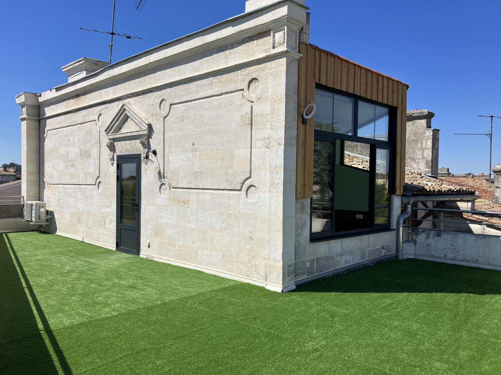 
                                                Location
                                                 Très beau duplex centre ville Libourne