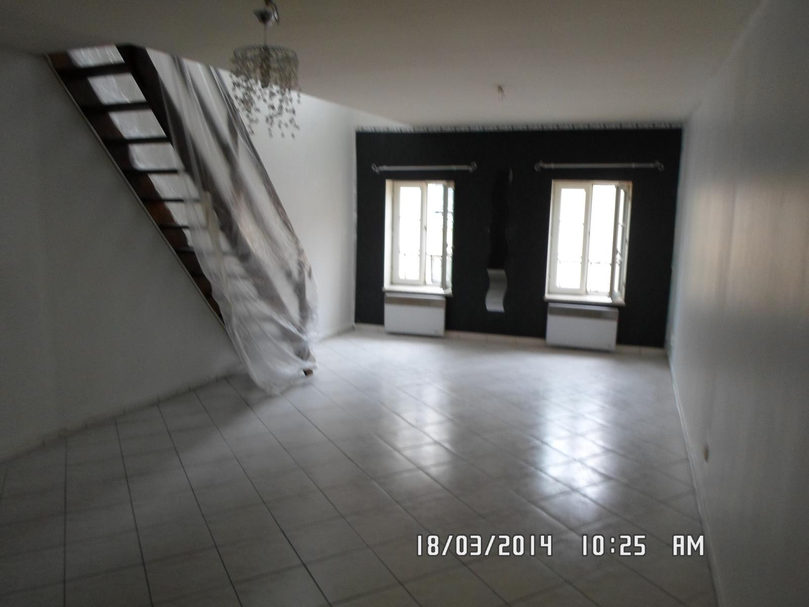 
                                                Location
                                                 Tres beau F3 en Duplex entierement carreler