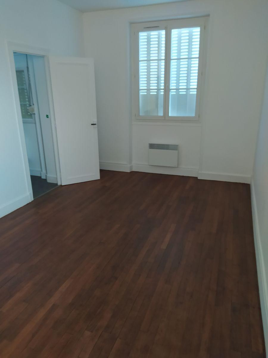 
                                                Location
                                                 Très beau F3 entièrement rénové