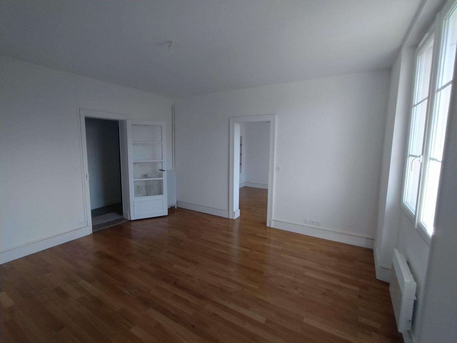 
                                                Location
                                                 Très beau F3 entièrement rénové