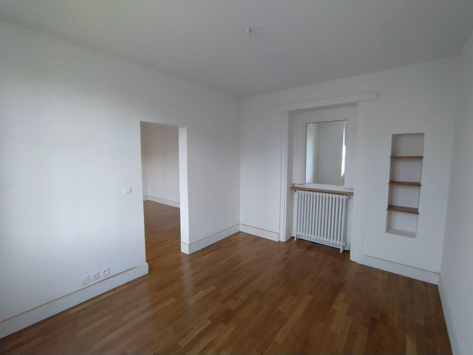 
                                                Location
                                                 Très beau F3 entièrement rénové