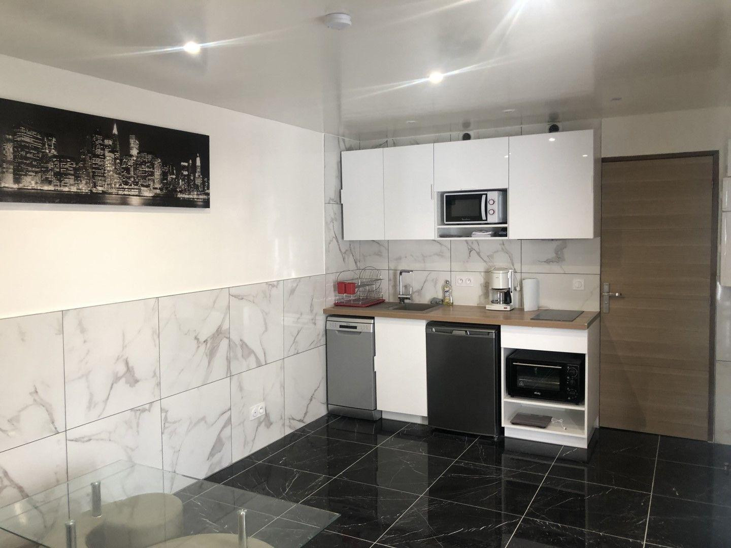 
                                                Location
                                                 Très beau F3 meublé 40 m2 à Vitry possible coloc