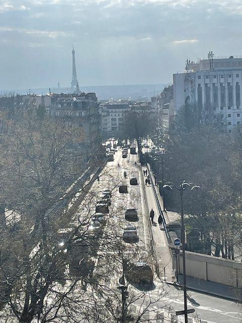 
                                                Location
                                                 Très beau studio, 21m2, 4eme étage