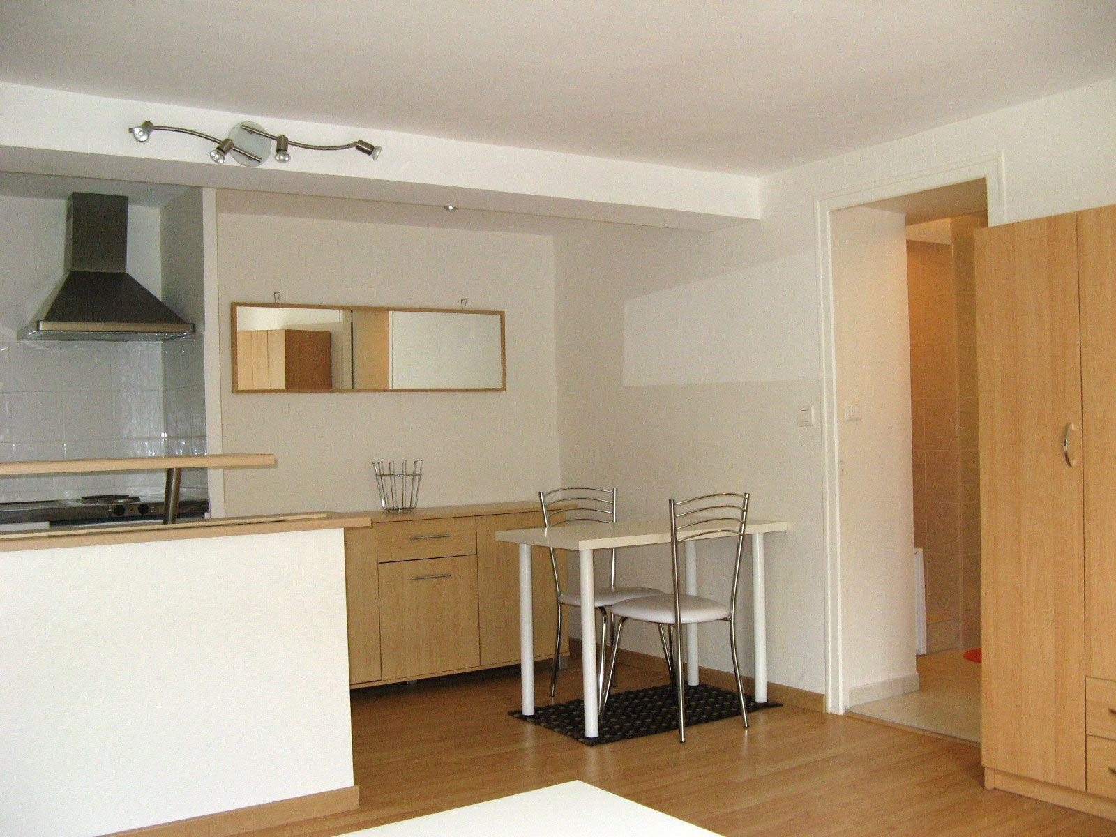 
                                                Location
                                                 TRES BEAU STUDIO